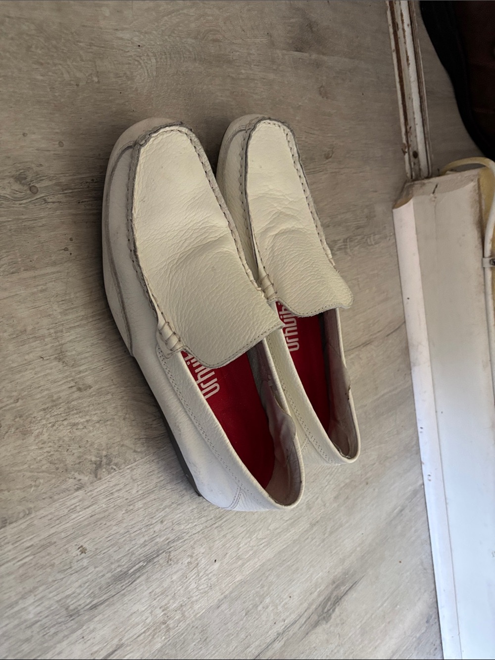Perry Ellis White Leather Slip-On Loafers with Red Insole
